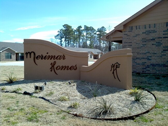 Building Photo - 9010 Holmes Ln Rental