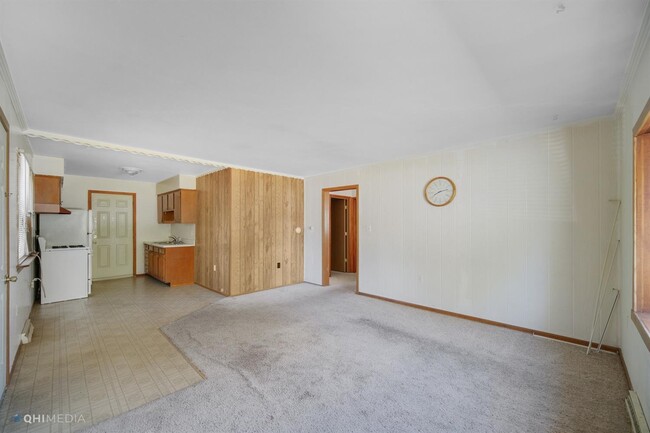 Living Room - 1361 Sunset Ave Townhome