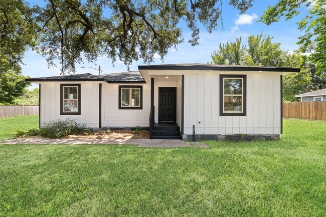 Building Photo - 6720 Cathcart Dr