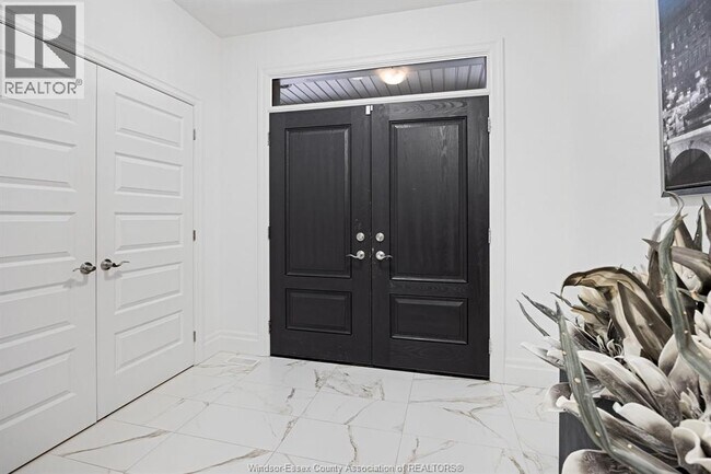 Photo - 116 Peters St