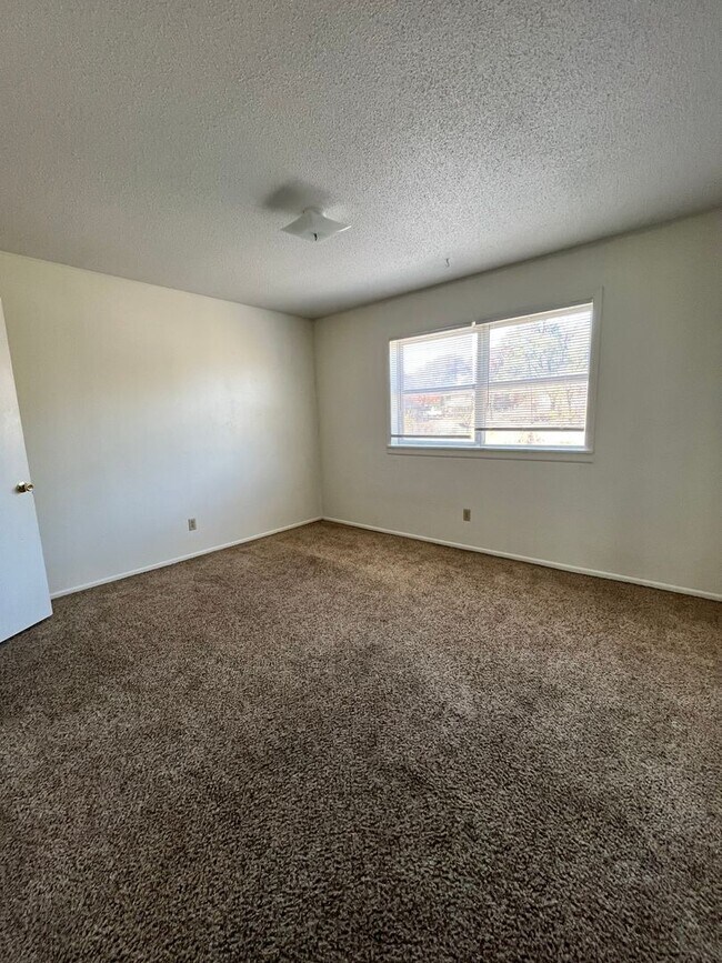Hillcrest Apartments