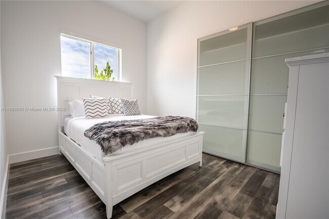 Photo - 3461 SW 25th St