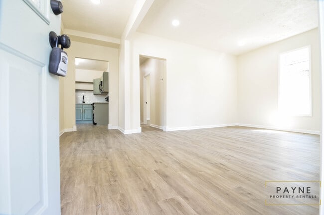 Photo - 2609 Thomas St