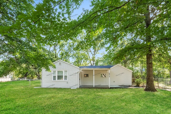 Building Photo - 5513 Hardy Ave