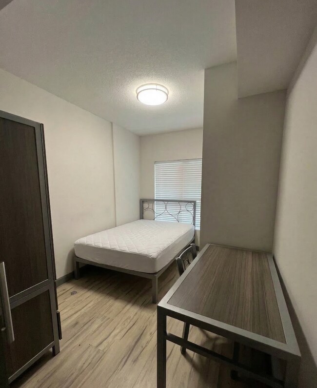 Photo - 258B-258B Sunview St