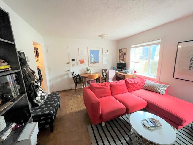 Photo - 524 Putnam Ave