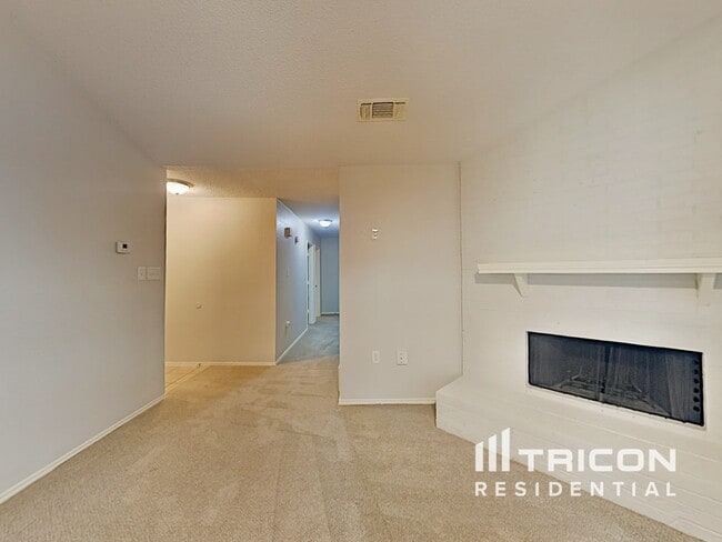 Photo - 537 Greenway Dr