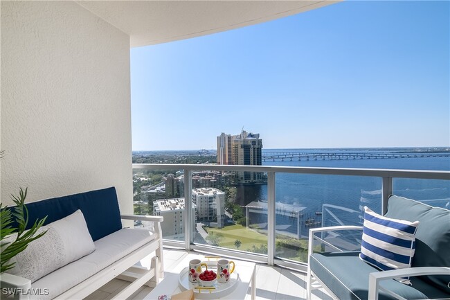 Photo - 3000 Oasis Grand Blvd Unidad 2107