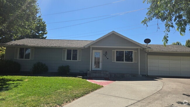 Building Photo - 1210 SE Colonial Dr Rental