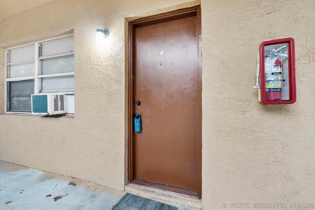 Photo - 279 SW 1st St Unit #2