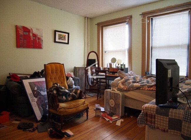 Photo - 14 Glenville Ave