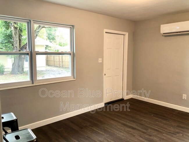 Photo - 4710 1/2 4th Ave S