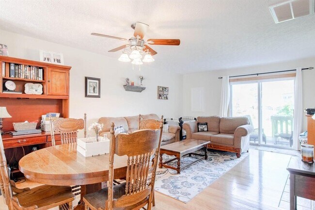 Photo - 175 Blue Leaf Dr