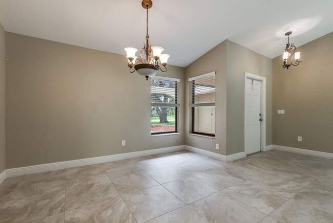 Photo - 2713 Yarmouth Dr