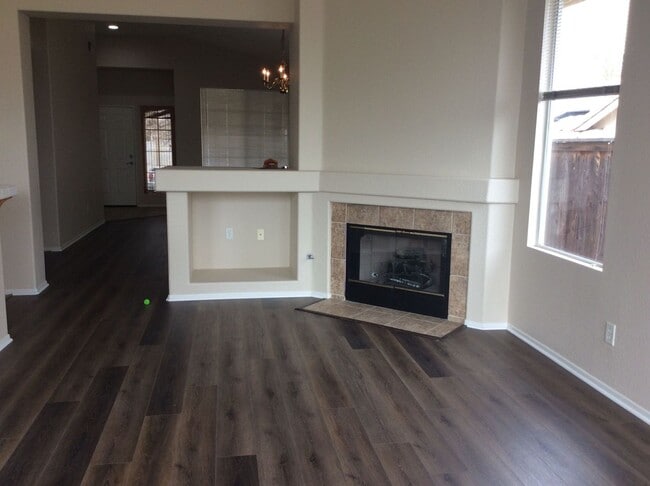 Photo - 3 Bedroom 2 bathroom Home in Corona