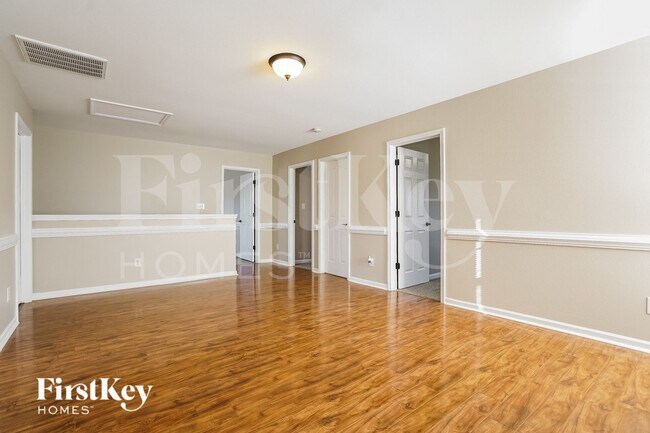 Photo - 1403 Paulonia Way