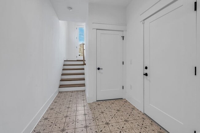 Photo - Modern Living in Wedgewood Houston