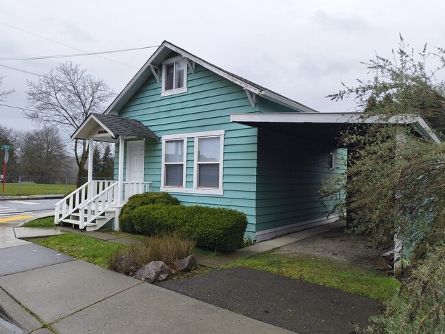 Building Photo - 13902 51st Ave S