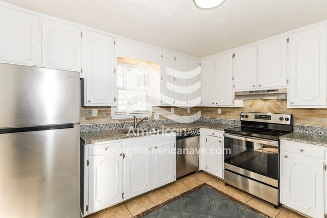 Photo - 632 Seymour Dr