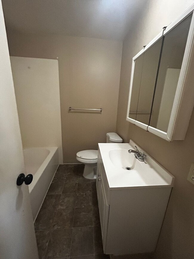 Building Photo - Bonnie Villa Apartments Unit 5