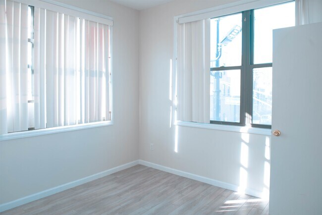 Building Photo - 4000 Bergenline Ave