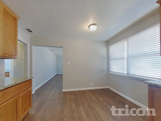 Photo - 2316 Viola St