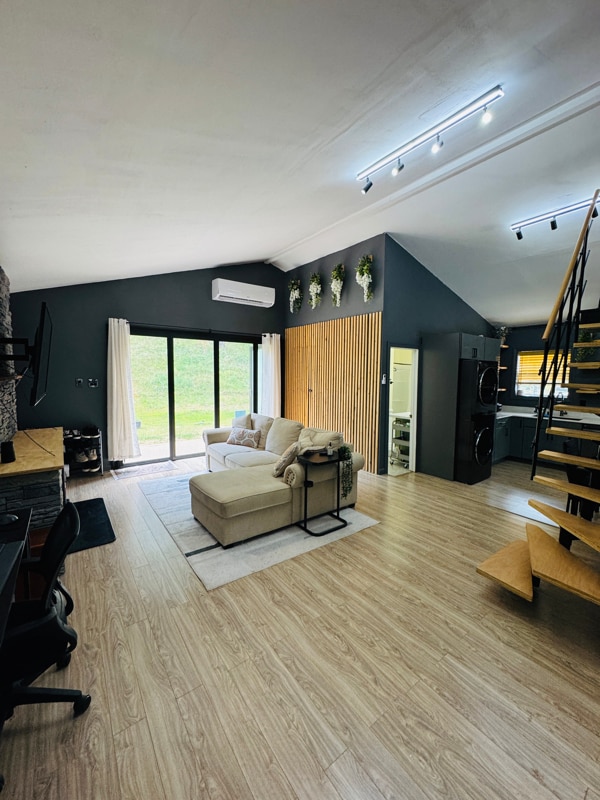 Building Photo - 24 E Winding Hill Rd Rental