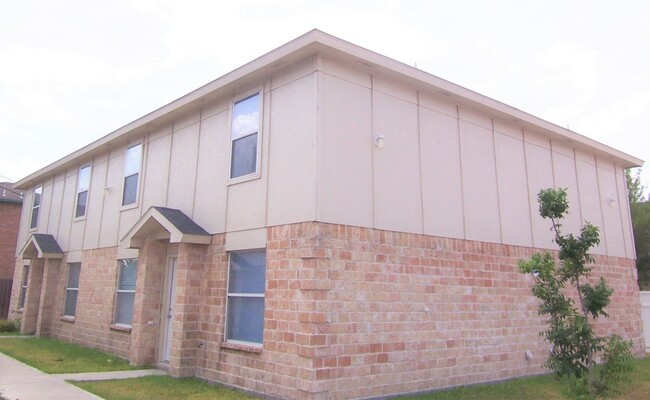 741 Sonesta Drive - 741 Sonesta Dr Apartamentos Unidad #D