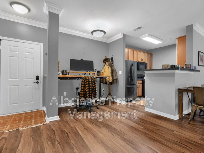 Photo - 4852 Eisenhower Ave