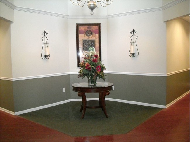 Photo - Glendale at the Mansion Apartments