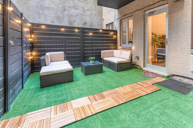209 W 20th St Unit SI ID1013667P