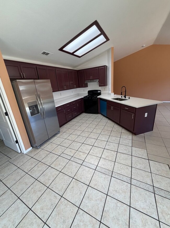 Building Photo - Available Now! Move-In Ready
