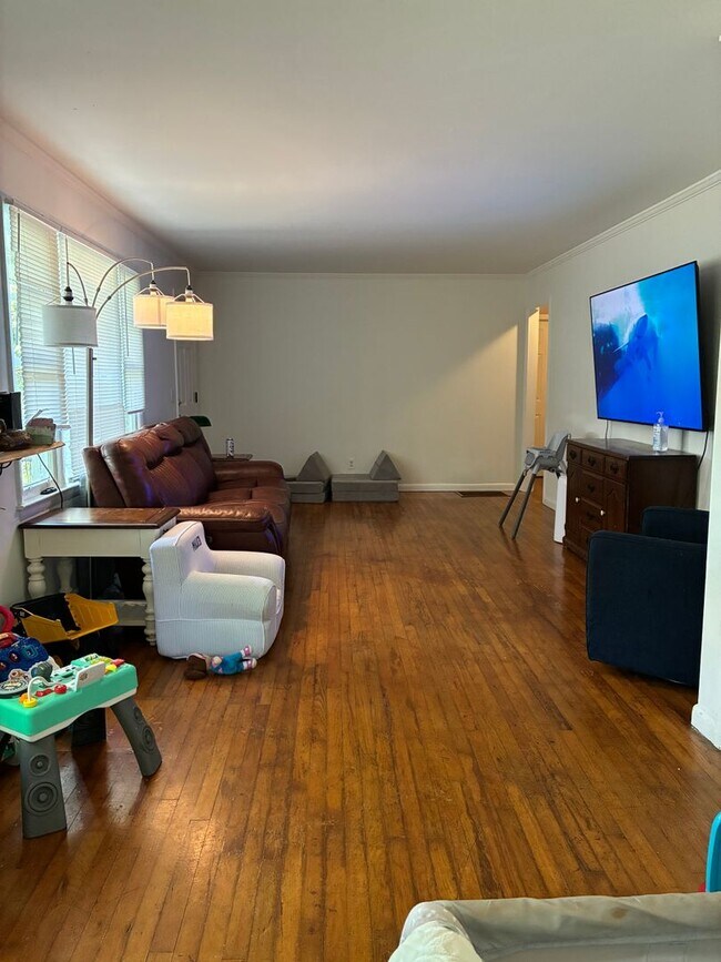 Photo - 3 bedroom 2 bathroom near St. Mary's Hospital