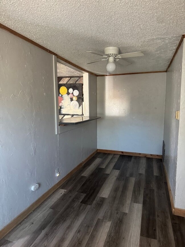 Photo - Adorable 1/1 bathroom fenced in yard