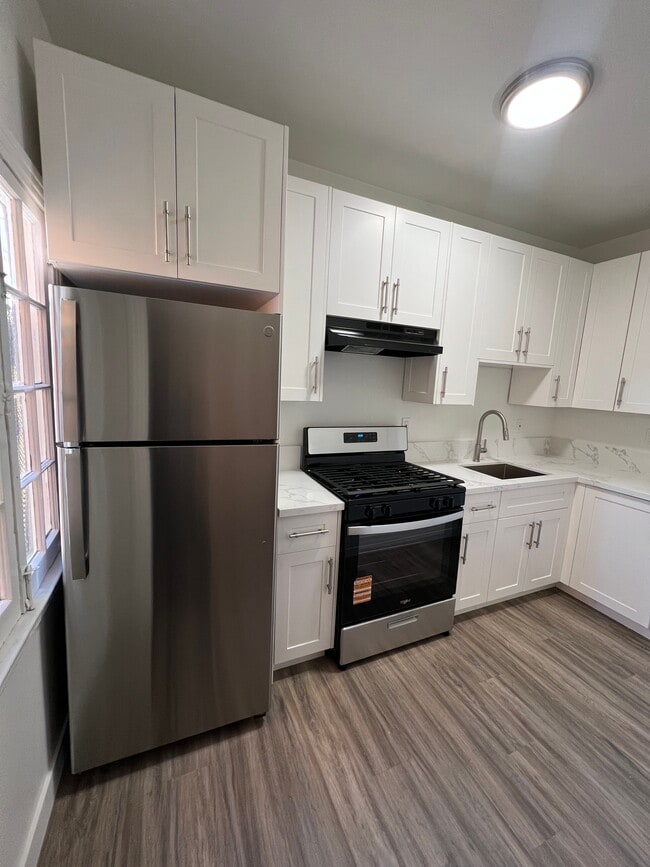 Building Photo - 127 N Edgemont St