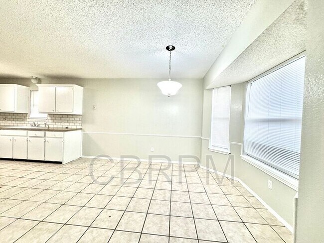 Photo - 1003 Juneau Ave