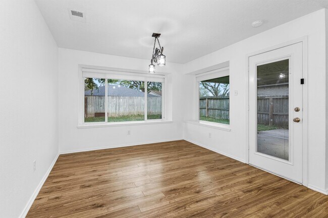 Photo - 1215 Three Forks Dr