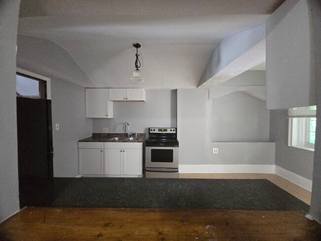 Photo - 3566 Vine St