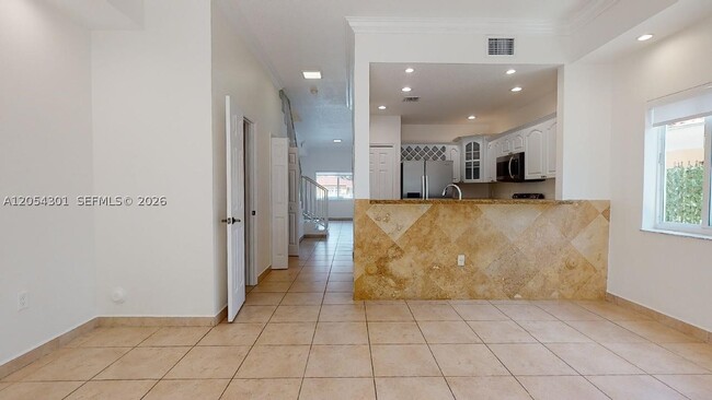 Photo - 325 SW 36th Ave