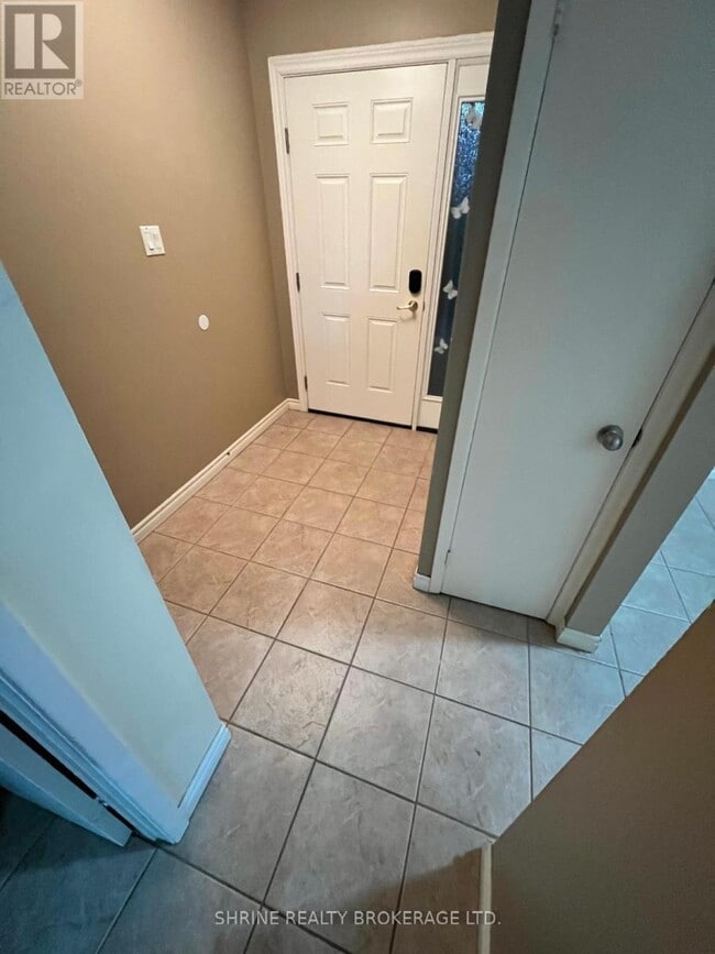 Photo - 690 Little Grey St