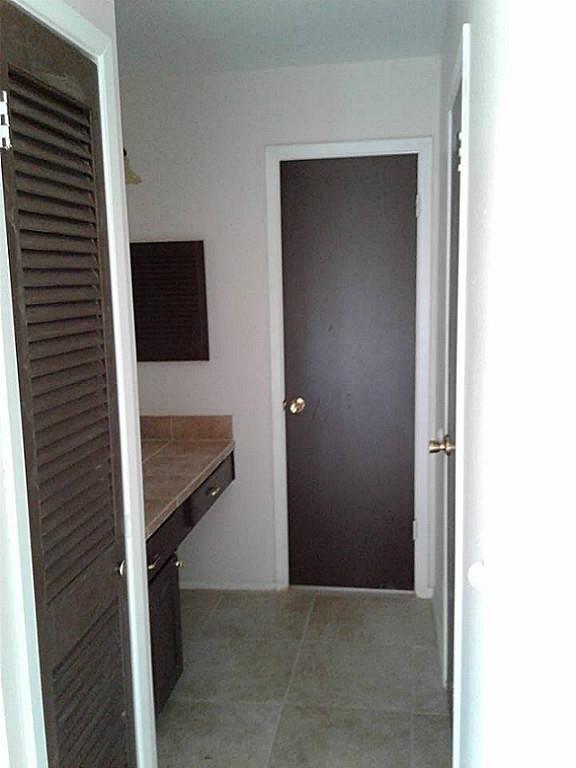 Building Photo - 9610 Wellsworth Dr