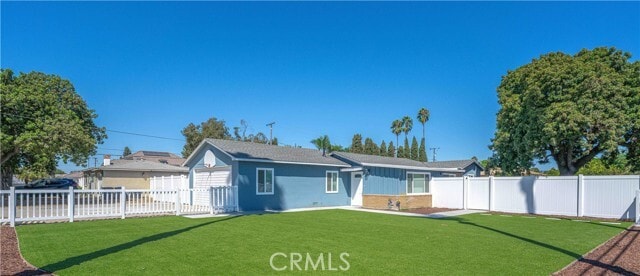 Building Photo - 4301 W Lilac Ave Rental