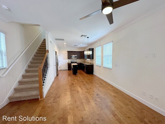 Photo - 3 br, 2.5 bath House - 633 Jetstar Lane