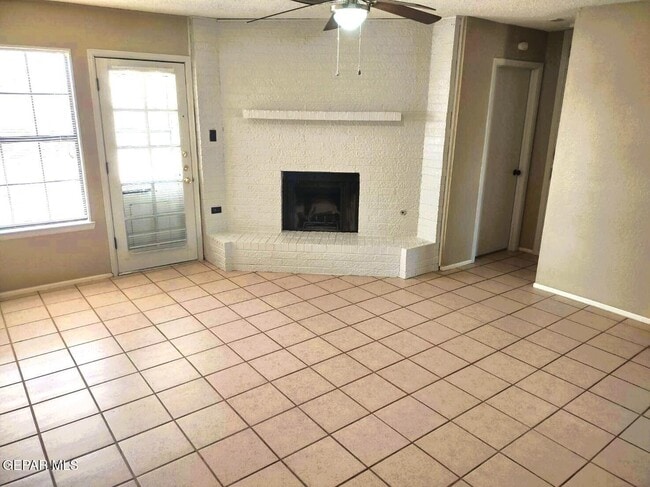 Photo - 725 Arredondo Dr
