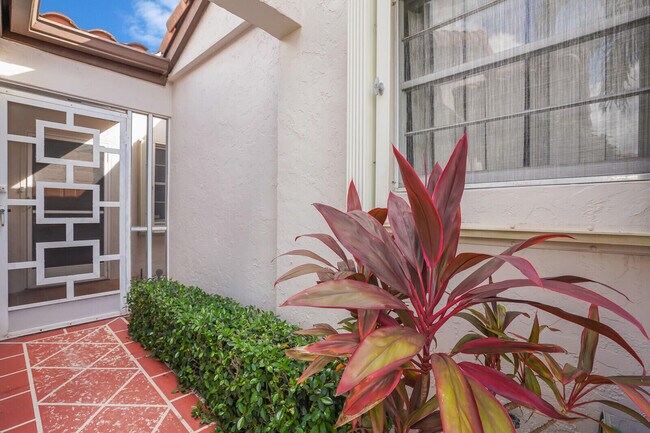 Photo - 6099 Waldwick Cir