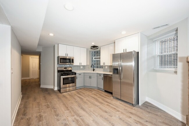 Photo - 1435 N Washtenaw Ave Unit G