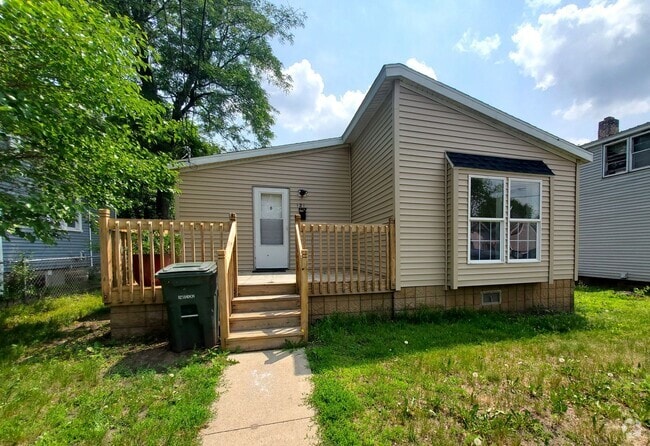 Building Photo - 121 Dawson St Rental