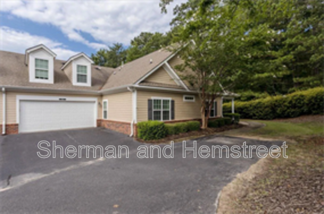 Building Photo - 2002 Amberley Dr