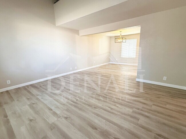 Photo - 1529 E Edgewater Dr