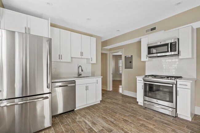 Building Photo - 70 Sudan St Unit 3